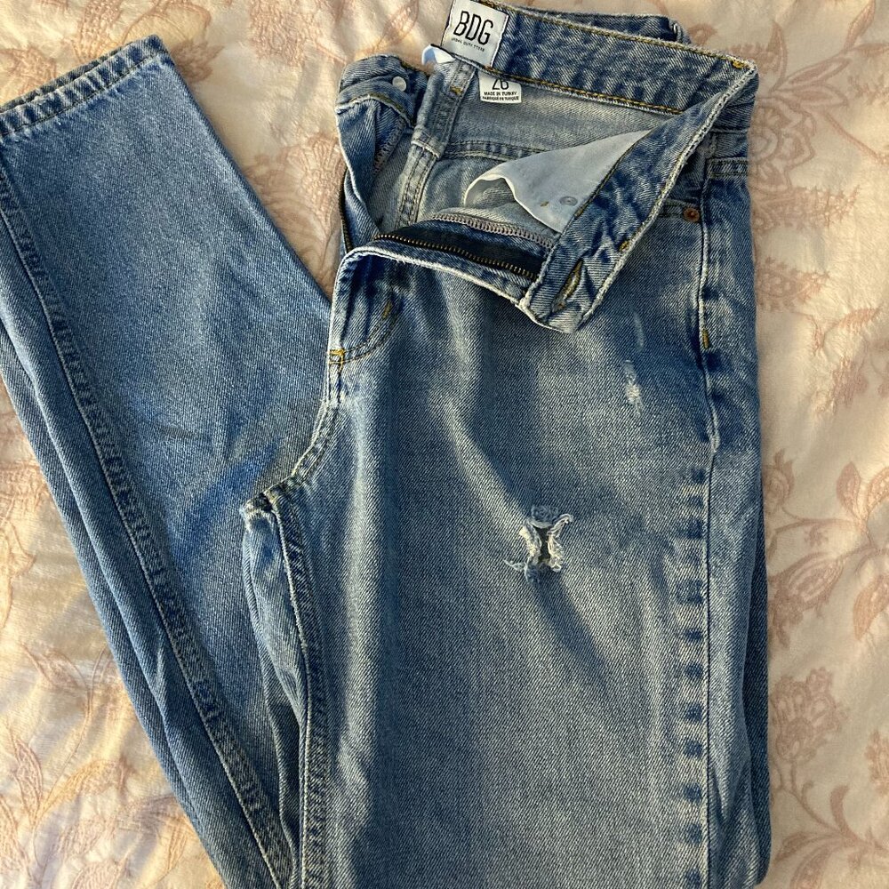 BDG Urban Outfitters Mom Fit High Rise Jeans, size 26